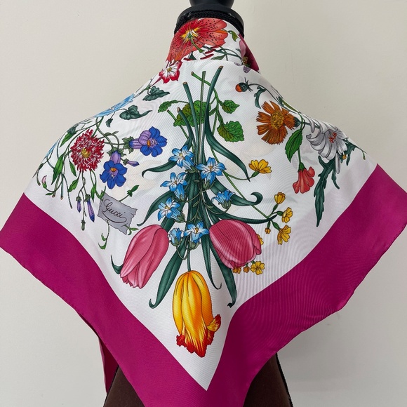New Gucci Scarf Iconic Floral Print Multicolor Silk Wrap - Picture 7 of 13